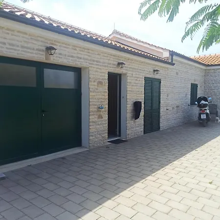 Denis Apartment